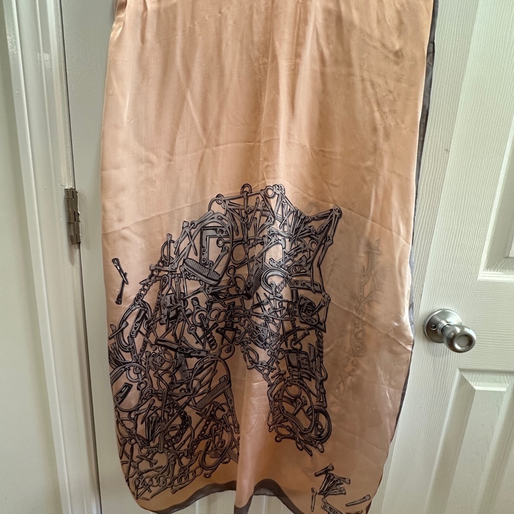 Gucci Horse Pink Silk Scarf with Gucci Designer Box - Picture 8 of 13